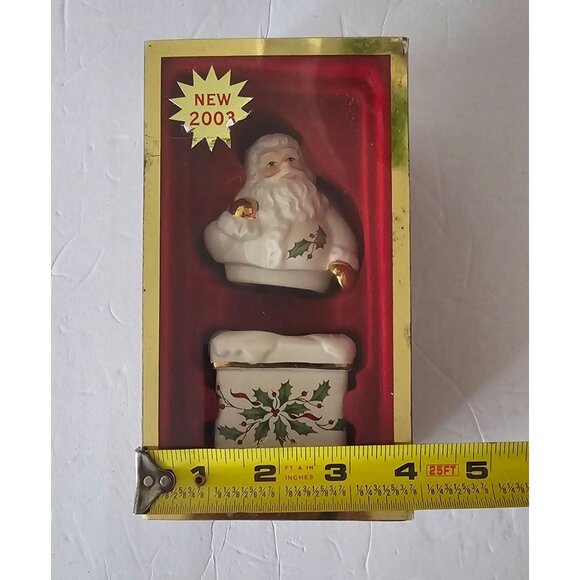 Lenox Christmas Porcelain Salt & Pepper Shaker: Stackable Santa and Chimney - Picture 3 of 6